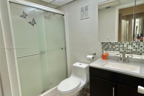 Купить кондоминиум в Плантация, Флорида 2 спальни, 88.44м2, № 1827462 - фото 11