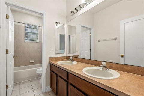 Casa en venta en Orlando, Florida, 4 dormitorios, 285.86 m2 № 1918058 - foto 27
