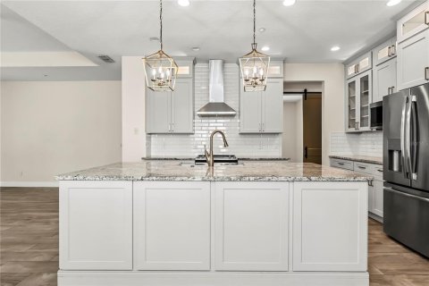 Casa en venta en Orlando, Florida, 4 dormitorios, 285.86 m2 № 1918058 - foto 5