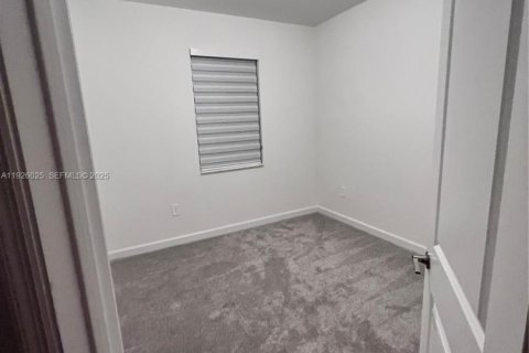 Adosado en venta en Homestead, Florida, 3 dormitorios, 157.47 m2 № 1986646 - foto 3