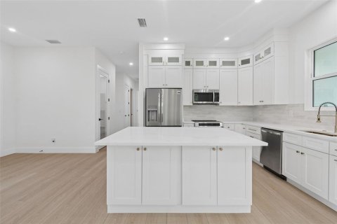 Casa en venta en North Port, Florida, 3 dormitorios, 147.25 m2 № 2167006 - foto 10