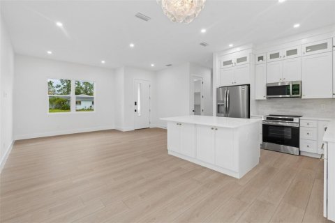Casa en venta en North Port, Florida, 3 dormitorios, 147.25 m2 № 2167006 - foto 9