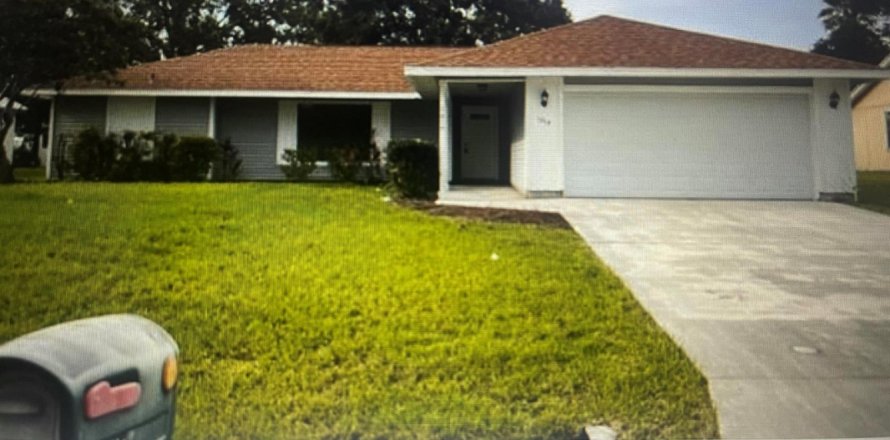 House in Port St. Lucie, Florida 3 bedrooms, 168.25 sq.m. № 2172815