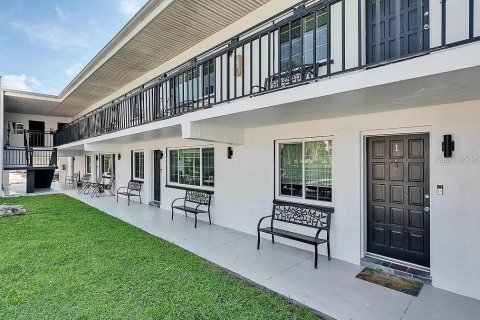 Commercial property in Clearwater, Florida 720.36 sq.m. № 2224395 - photo 12