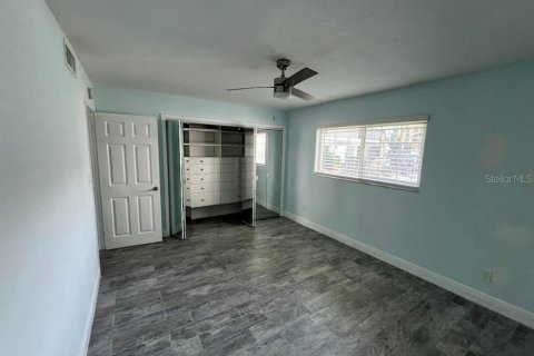 Commercial property in Clearwater, Florida 720.36 sq.m. № 2224395 - photo 10