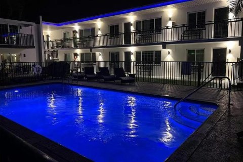 Commercial property in Clearwater, Florida 720.36 sq.m. № 2224395 - photo 14