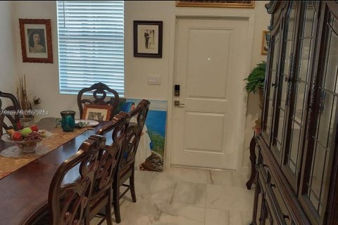 Adosado en alquiler en Homestead, Florida, 4 dormitorios, 169.64 m2 № 1935541 - foto 4