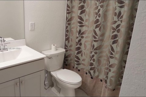 Adosado en alquiler en Homestead, Florida, 4 dormitorios, 169.64 m2 № 1935541 - foto 9