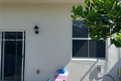 Adosado en alquiler en Homestead, Florida, 4 dormitorios, 169.64 m2 № 1935541 - foto 12