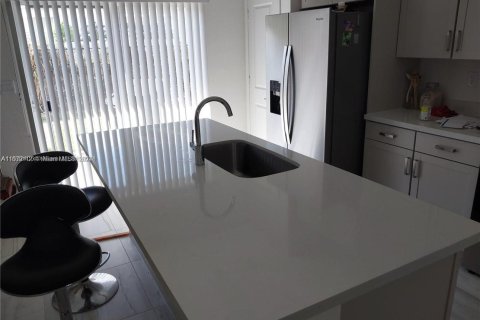 Adosado en alquiler en Homestead, Florida, 4 dormitorios, 169.64 m2 № 1935541 - foto 5