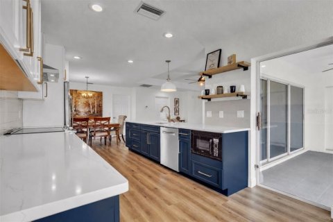 Villa ou maison à vendre à Punta Gorda, Floride: 2 chambres, 121.61 m2 № 2405256 - photo 12