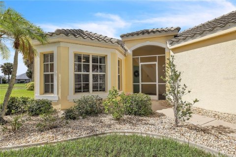 Villa ou maison à vendre à Punta Gorda, Floride: 2 chambres, 121.61 m2 № 2405256 - photo 2