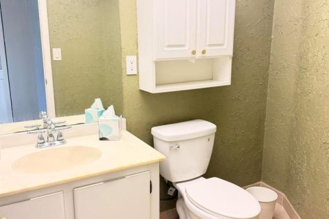 Condo in Tamarac, Florida, 1 bedroom № 2385378 - photo 8