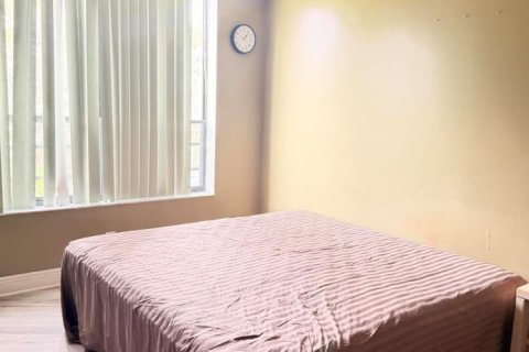 Condo in Tamarac, Florida, 1 bedroom № 2385378 - photo 5