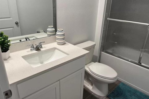 House in Eagle Lake, Florida 6 bedrooms, 186.55 sq.m. № 1795282 - photo 16