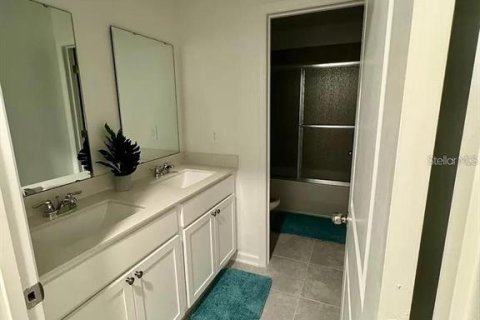 House in Eagle Lake, Florida 6 bedrooms, 186.55 sq.m. № 1795282 - photo 5