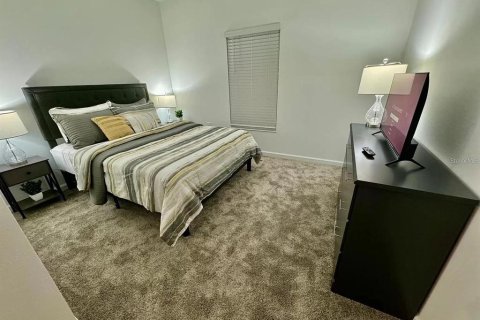 House in Eagle Lake, Florida 6 bedrooms, 186.55 sq.m. № 1795282 - photo 9