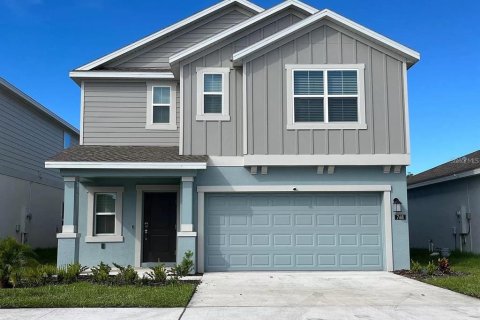 House in Eagle Lake, Florida 6 bedrooms, 186.55 sq.m. № 1795282 - photo 1