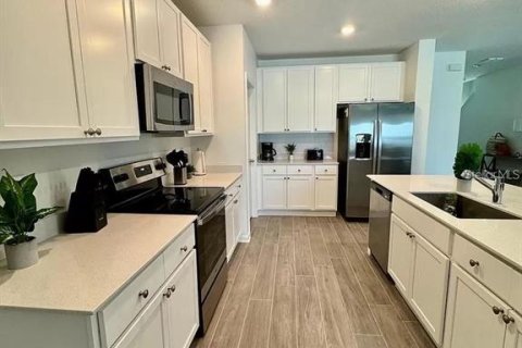 House in Eagle Lake, Florida 6 bedrooms, 186.55 sq.m. № 1795282 - photo 14