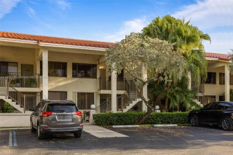 Condo in Oakland Park, Florida, 2 bedrooms  № 1888259 - photo 8
