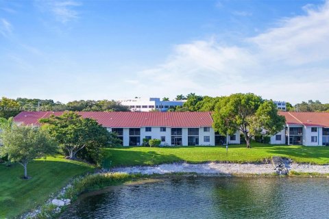 Condo in Oakland Park, Florida, 2 bedrooms  № 1888259 - photo 6