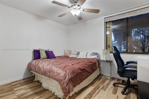 Condo in Oakland Park, Florida, 2 bedrooms  № 1888259 - photo 26