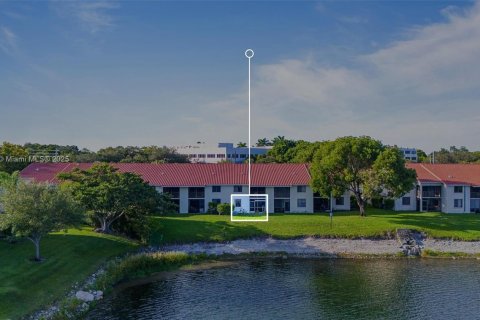 Condo in Oakland Park, Florida, 2 bedrooms  № 1888259 - photo 5