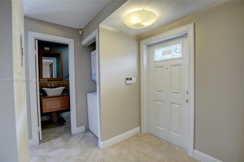 Adosado en venta en Miami, Florida, 2 dormitorios, 98.85 m2 № 2290143 - foto 8