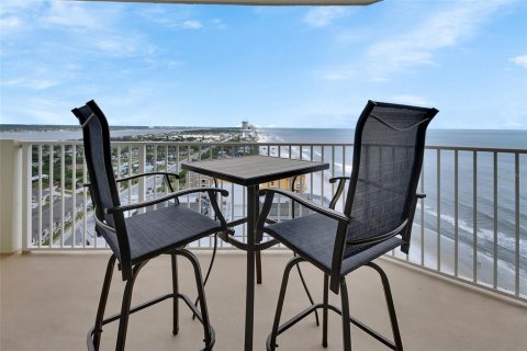 Condo in Daytona Beach Shores, Florida, 2 bedrooms  № 1855707 - photo 19