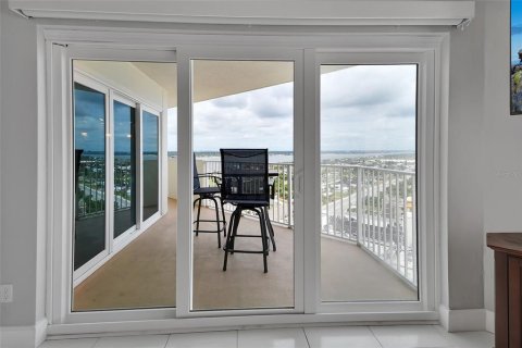 Condo in Daytona Beach Shores, Florida, 2 bedrooms  № 1855707 - photo 18