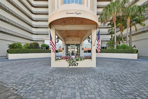 Condo in Daytona Beach Shores, Florida, 2 bedrooms  № 1855707 - photo 1