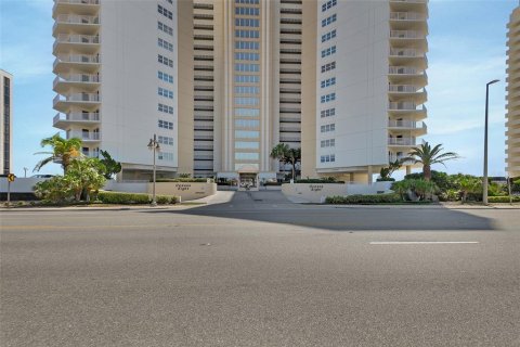 Condo in Daytona Beach Shores, Florida, 2 bedrooms  № 1855707 - photo 3
