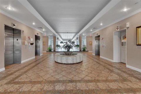 Condo in Daytona Beach Shores, Florida, 2 bedrooms  № 1855707 - photo 6