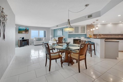 Condo in Daytona Beach Shores, Florida, 2 bedrooms  № 1855707 - photo 13