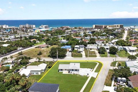 Casa en venta en Daytona Beach, Florida, 5 dormitorios, 248.61 m2 № 2316759 - foto 4