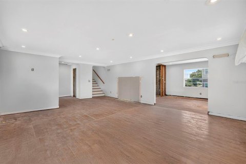 Casa en venta en Daytona Beach, Florida, 5 dormitorios, 248.61 m2 № 2316759 - foto 9