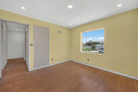Casa en venta en Daytona Beach, Florida, 5 dormitorios, 248.61 m2 № 2316759 - foto 27