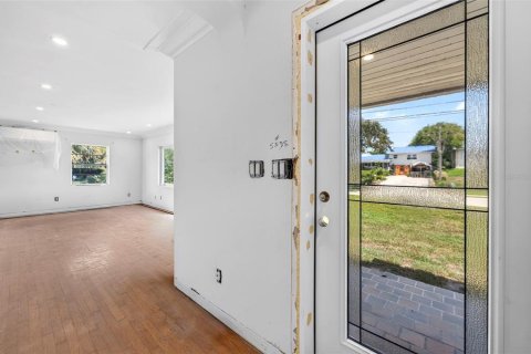 Casa en venta en Daytona Beach, Florida, 5 dormitorios, 248.61 m2 № 2316759 - foto 6