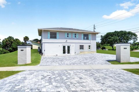 Casa en venta en Daytona Beach, Florida, 5 dormitorios, 248.61 m2 № 2316759 - foto 5