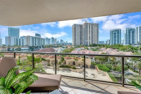 Condo in Aventura, Florida, 1 bedroom № 2267906 - photo 4