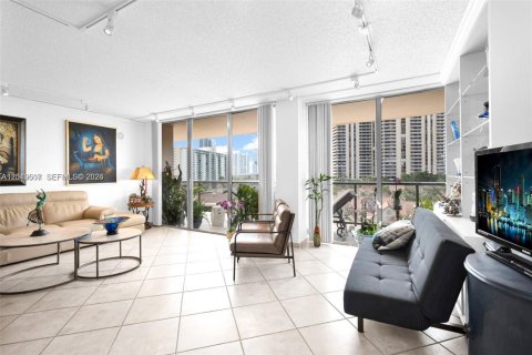 Condo in Aventura, Florida, 1 bedroom № 2267906 - photo 19