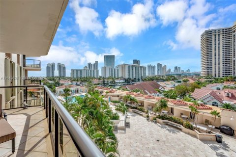 Condo in Aventura, Florida, 1 bedroom № 2267906 - photo 2