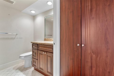 Condo in Pembroke Pines, Florida, 1 bedroom  № 2248632 - photo 27
