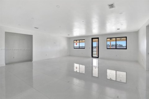 Terreno en venta en Miramar, Florida № 1939515 - foto 23