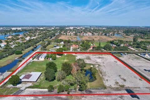 Terreno en venta en Miramar, Florida № 1939515 - foto 8