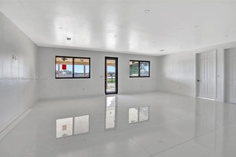 Terreno en venta en Miramar, Florida № 1939515 - foto 25