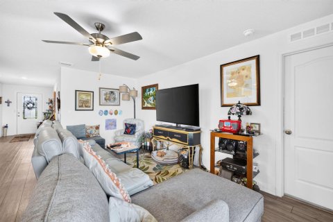Casa en venta en St. Lucie, Florida, 3 dormitorios, 130.99 m2 № 2168667 - foto 9