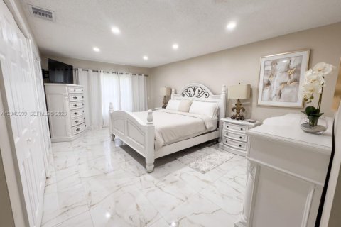 House in Weston, Florida 3 bedrooms, 154.68 sq.m. № 2173284 - photo 7