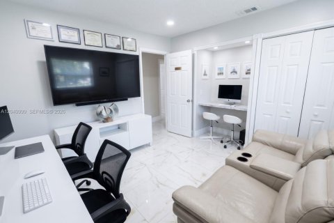 House in Weston, Florida 3 bedrooms, 154.68 sq.m. № 2173284 - photo 6