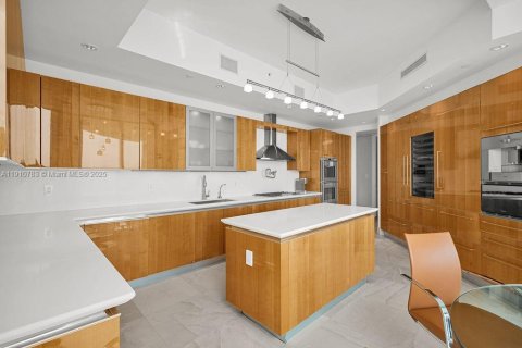 Купить кондоминиум в Санни-Айлс-Бич, Флорида 4 спальни, 346.99м2, № 1965974 - фото 11